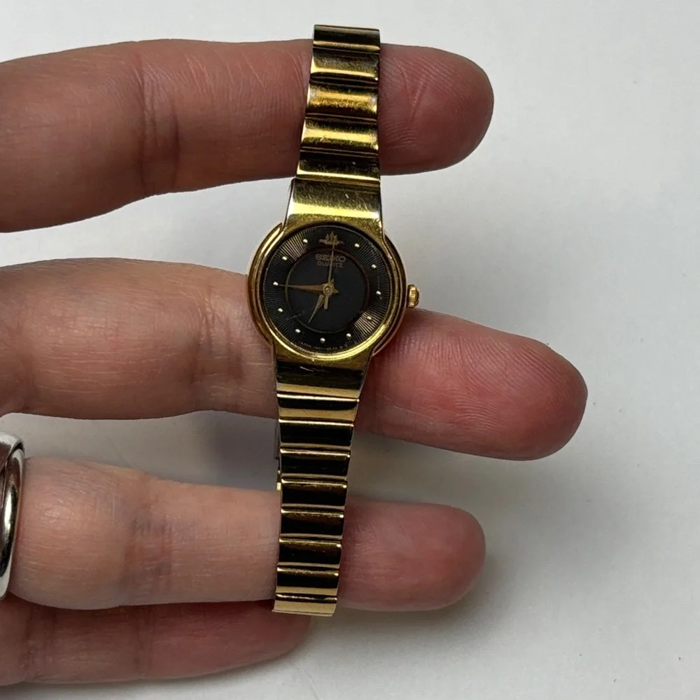 Seiko 16mm Face Quartz 1N01-0C30 vtg‎ Watch - Picture 6 of 8